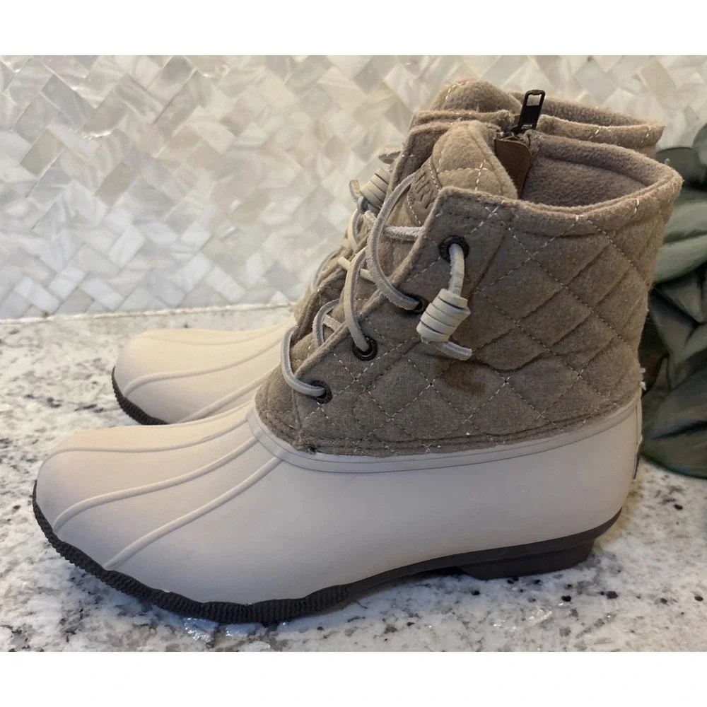 Sperry Saltwater Rain Snow Boots Women's Size 8M Quilted Wool Oyster Shoes